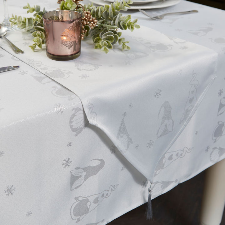 A tastefully arranged table featuring Celebright's White/Silver Metallic Gonk Collection