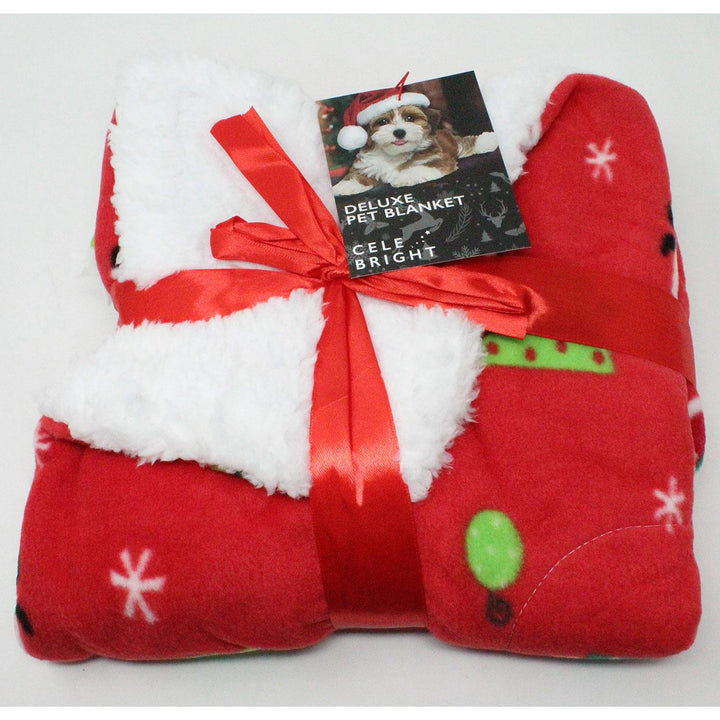 Enjoy the holidays with the Santa-Sherpa Pet Blanket from Celebright UK, sized at 72x110cm.
