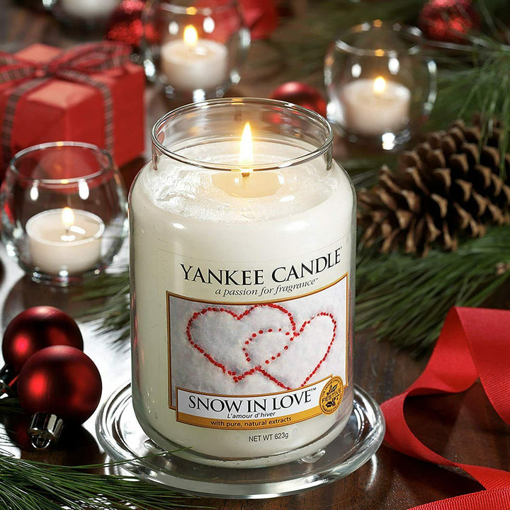 A Snow In Love Yankee Candle, the essence of winter.