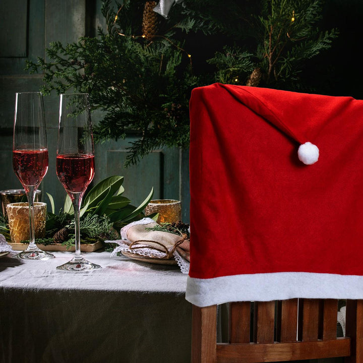 Make Santa's arrival extra special with this festive table setting.