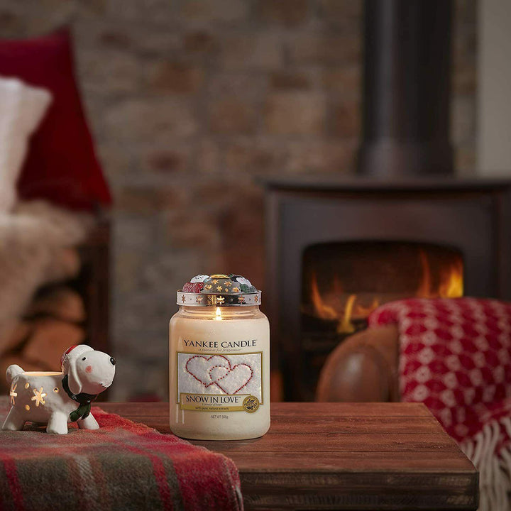 150 hours of comforting Snow In Love fragrance from Yankee Candle.